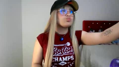 Saku online show from November 18, 2025, 10:47 pm