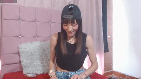 Sakura Skinny online show from December 11, 2024, 5:37 pm