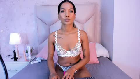Snapshot of salem_smith_ chatting on May 2, 2026, 11:37 am salem_smith_ online show from May 2, 2026, 11:37 am