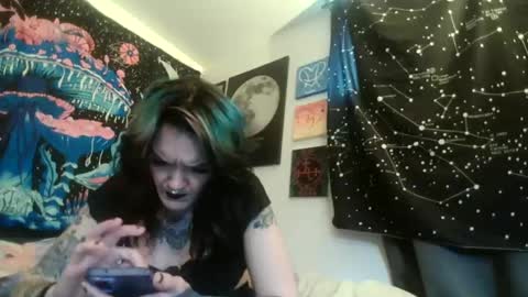 salemsslut online show from December 16, 2024, 7:32 pm