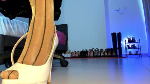 Snapshot of sali_g chatting on October 12, 2025, 3:22 pm Sali G  online show from October 12, 2025, 3:22 pm