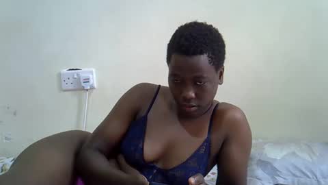 Snapshot of sallie_ chatting on April 22, 2026, 9:33 am naomi online show from April 22, 2026, 9:33 am