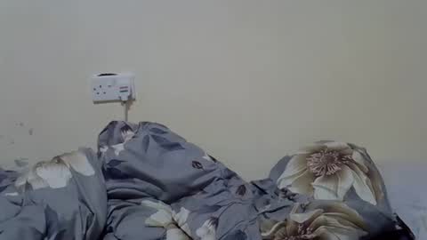 Snapshot of sallie_ chatting on May 6, 2026, 4:41 am naomi online show from May 6, 2026, 4:41 am