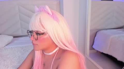  Sally White  online show from February 4, 2025, 2:49 am