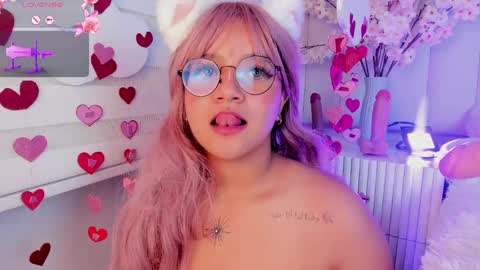  Sally White  online show from February 14, 2025, 10:47 pm