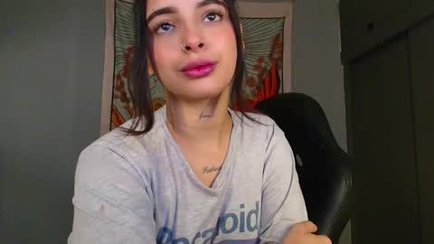 sallymaddoxx online show from November 23, 2025, 9:20 am