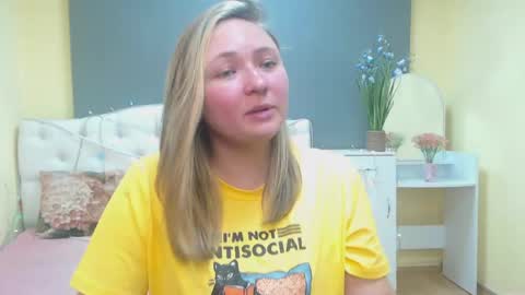 Snapshot of sallyverda chatting on May 14, 2026, 6:37 pm Sally online show from May 14, 2026, 6:37 pm