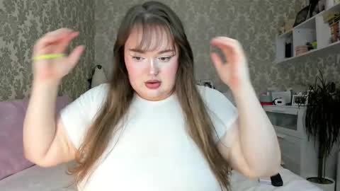 Snapshot of salma_queen chatting on October 12, 2025, 9:25 pm SalmaRoth online show from October 12, 2025, 9:25 pm