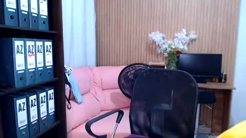 Salome online show from May 28, 2026, 8:17 pm