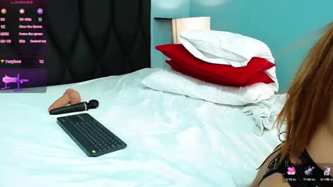 Snapshot of salome_adams1 chatting on February 25, 2025, 2:33 pm   online show from February 25, 2025, 2:33 pm