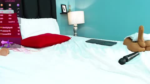 Snapshot of salome_adams1 chatting on March 12, 2025, 11:12 pm   online show from March 12, 2025, 11:12 pm