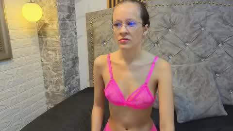 salome_cruxx online show from February 17, 2026, 11:40 am