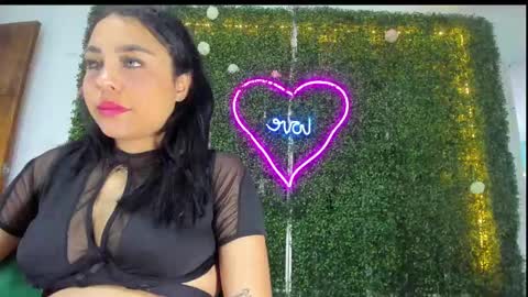 Snapshot of salome_domi chatting on February 12, 2025, 11:51 pm salome online show from February 12, 2025, 11:51 pm