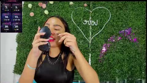 Snapshot of salome_domi chatting on March 9, 2025, 9:14 pm salome online show from March 9, 2025, 9:14 pm