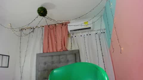 Snapshot of salome_domi chatting on September 10, 2025, 8:31 pm salome online show from September 10, 2025, 8:31 pm