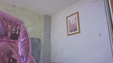 Salome  online show from February 6, 2026, 1:36 pm