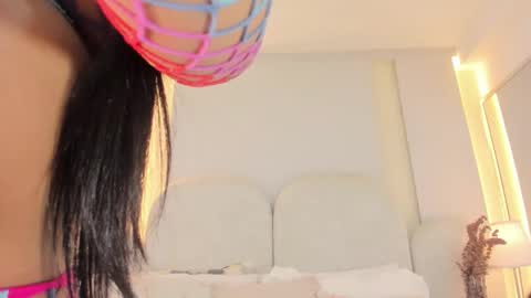 Snapshot of salomebell chatting on September 18, 2025, 9:28 pm   online show from September 18, 2025, 9:28 pm