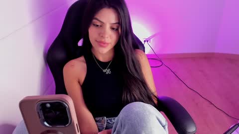 Snapshot of salomee_11 chatting on December 7, 2024, 5:04 am salo online show from December 7, 2024, 5:04 am