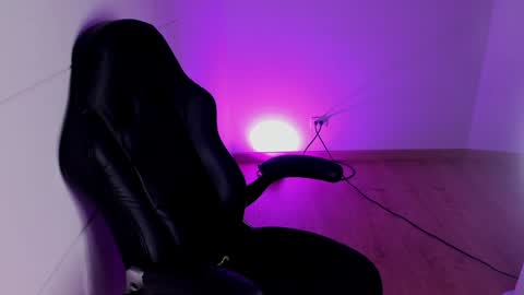 Snapshot of salomee_11 chatting on December 8, 2024, 4:35 am salo online show from December 8, 2024, 4:35 am