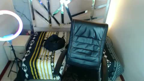 Snapshot of salomemilf202 chatting on October 27, 2025, 3:21 am salomemilf202 online show from October 27, 2025, 3:21 am