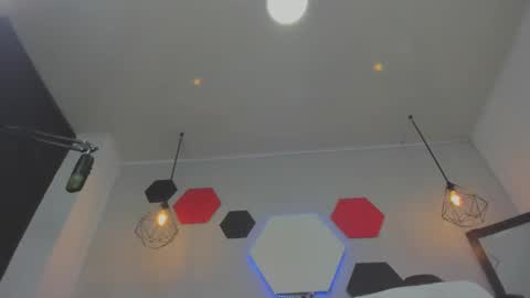 martina online show from November 16, 2025, 1:55 am