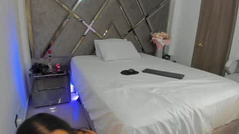 Snapshot of salommecruz01 chatting on April 15, 2026, 5:03 am Salomme Cruz online show from April 15, 2026, 5:03 am