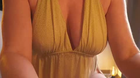 IsaBella-  online show from April 7, 2026, 2:39 pm