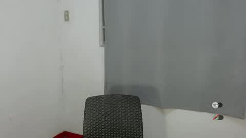 Snapshot of salva_fuckdoll chatting on November 17, 2025, 1:33 am Salva online show from November 17, 2025, 1:33 am