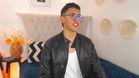 Salvador online show from September 18, 2025, 9:17 pm