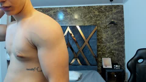 Snapshot of salvatore_damore chatting on January 3, 2025, 2:30 pm SALVATORE online show from January 3, 2025, 2:30 pm