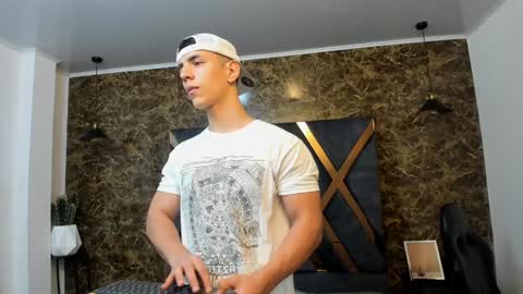 Snapshot of salvatore_damore chatting on January 10, 2025, 2:13 pm SALVATORE online show from January 10, 2025, 2:13 pm