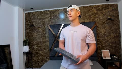 Snapshot of salvatore_damore chatting on January 11, 2025, 11:34 am SALVATORE online show from January 11, 2025, 11:34 am