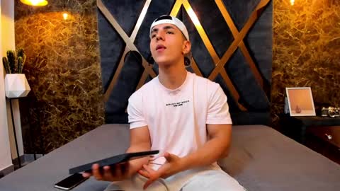 Snapshot of salvatore_damore chatting on January 17, 2025, 2:18 pm SALVATORE online show from January 17, 2025, 2:18 pm