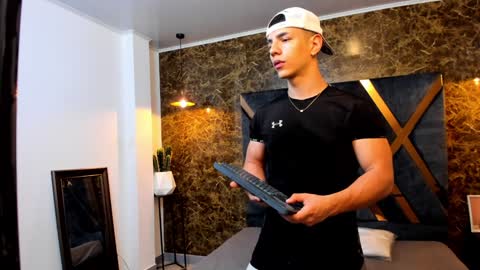 Snapshot of salvatore_damore chatting on January 18, 2025, 11:32 am SALVATORE online show from January 18, 2025, 11:32 am