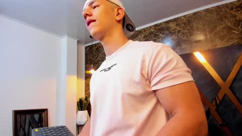 Snapshot of salvatore_damore chatting on January 27, 2025, 11:11 am SALVATORE online show from January 27, 2025, 11:11 am