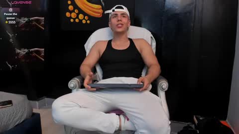 Snapshot of salvatore_damore chatting on February 27, 2025, 5:34 am SALVATORE online show from February 27, 2025, 5:34 am