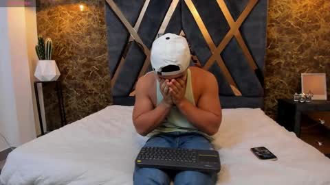 Snapshot of salvatore_damore chatting on March 6, 2025, 2:18 pm SALVATORE online show from March 6, 2025, 2:18 pm