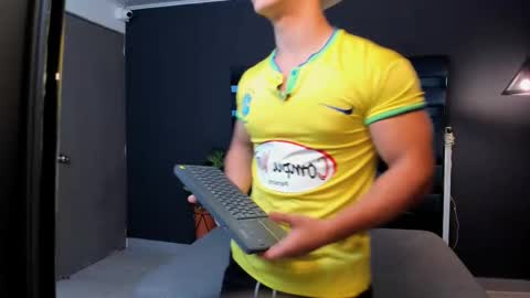 Snapshot of salvatore_damore chatting on March 11, 2025, 2:18 pm SALVATORE online show from March 11, 2025, 2:18 pm