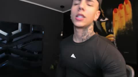 Snapshot of salvatore_damore chatting on October 16, 2025, 5:25 pm SALVATORE online show from October 16, 2025, 5:25 pm