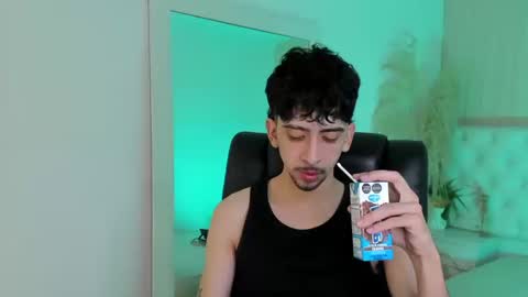 Snapshot of salvatore_monterey chatting on September 25, 2025, 8:23 pm salvatore online show from September 25, 2025, 8:23 pm