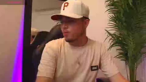 Snapshot of salvatore_muller chatting on September 29, 2025, 10:14 pm Salvatore online show from September 29, 2025, 10:14 pm