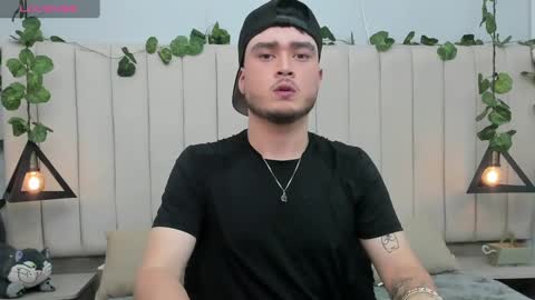 Snapshot of salvatore_muller chatting on November 9, 2025, 4:44 am Salvatore online show from November 9, 2025, 4:44 am