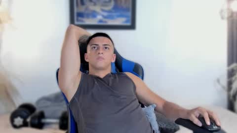 Snapshot of salvatore_romanoo chatting on February 23, 2025, 1:24 am Salvatore online show from February 23, 2025, 1:24 am