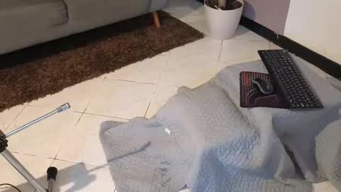 Snapshot of saly_moon1 chatting on February 26, 2026, 4:00 am saly_moon1 online show from February 26, 2026, 4:00 am