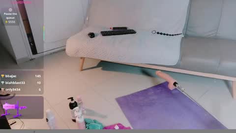 saly_moon1 online show from May 6, 2026, 12:41 am