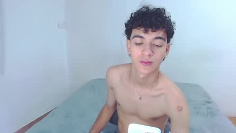 sam__cute online show from October 1, 2025, 7:36 am