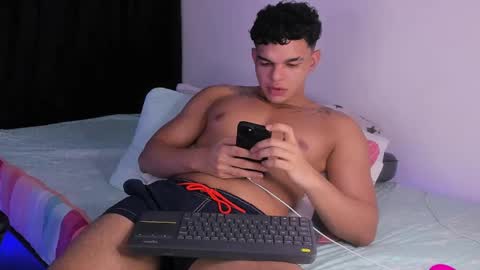 Snapshot of sam_dosantos chatting on December 3, 2024, 6:59 am llll sammu llll online show from December 3, 2024, 6:59 am