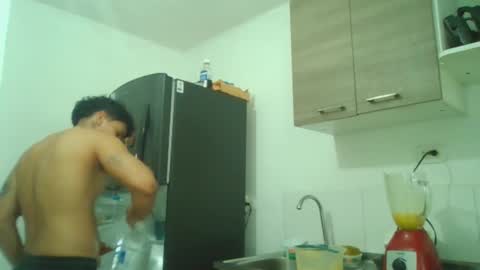 Snapshot of sam_dosantos chatting on March 8, 2025, 5:01 pm llll sammu llll online show from March 8, 2025, 5:01 pm