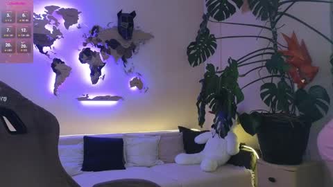 sam_klaus online show from April 12, 2026, 2:11 pm