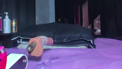 sam_naughty18 online show from June 14, 2026, 2:24 am